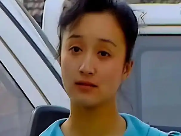 杨昆:年轻时选丁克潇洒,61岁无儿女每月靠2500生活,今后悔吗?