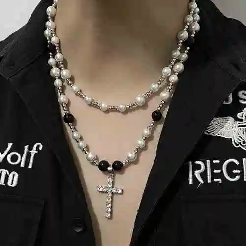 珍珠拼接项链男潮嘻哈复古镶钻十字架吊坠双层叠戴欧美钛钢不掉色