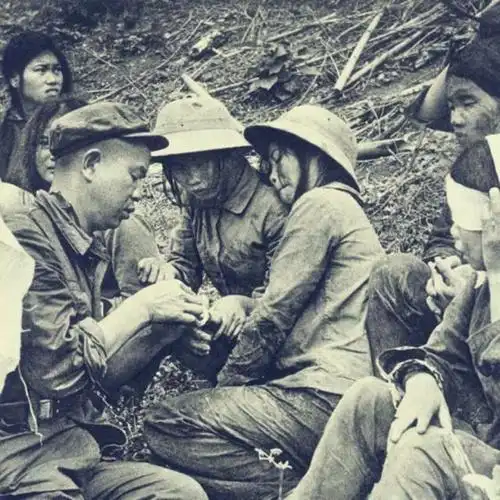 对越反击战越军女俘虏钦佩解放军纪律严格作风正派