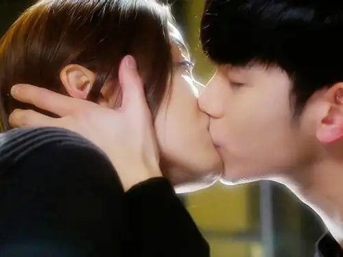 怎样和女生接吻,她就会把持不住?