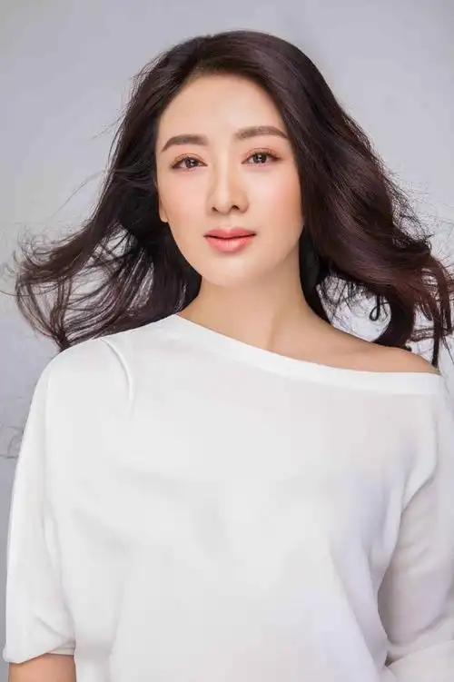 李佳璘:16岁出道,因一部剧走红后被遗忘,嫁给自己老师之后又嫁小鲜肉