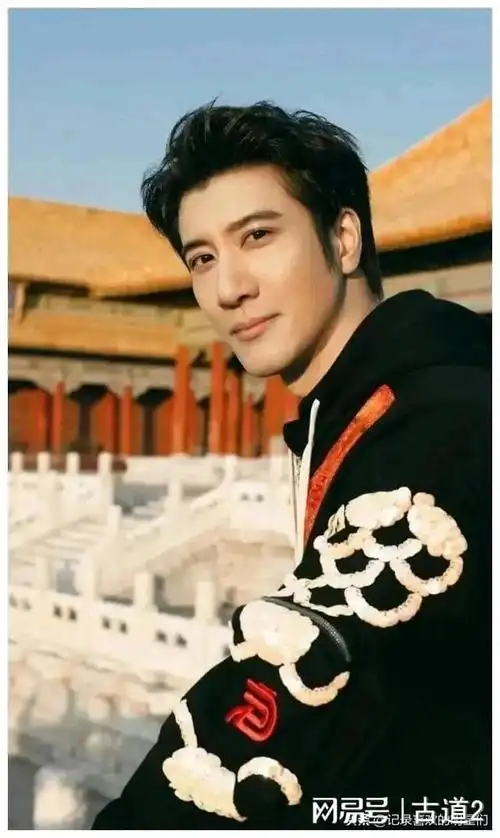 学霸男演员们帅气迷人十足,演技精湛!