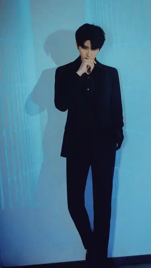 蔡徐坤高冷帅气写真手机壁纸