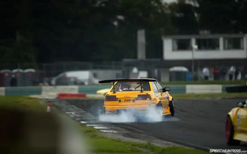 丰田ae86漂移高清壁纸