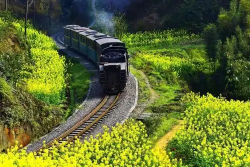 川西春色六日游2021年三月坐上开往春天的列车嘉阳小火车穿行丹巴藏寨