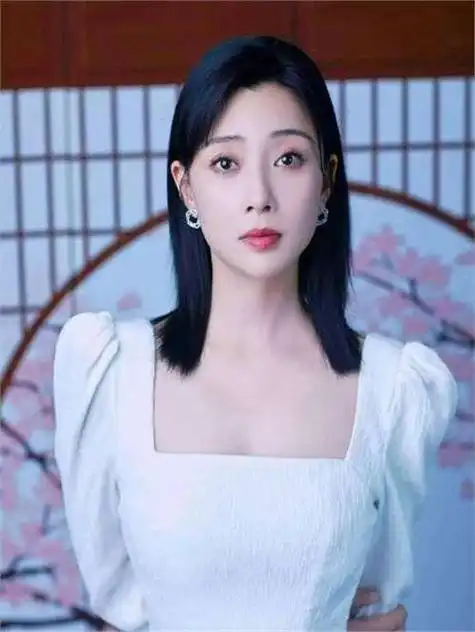 殷桃魅力爆表!七雄环绕甜蜜陷阱还是真爱试炼?她如何续写传奇?