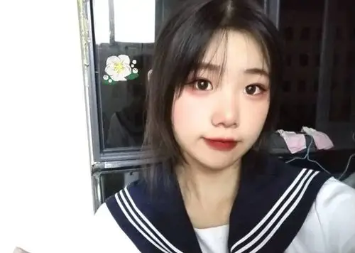 一眼心动/网恋女头