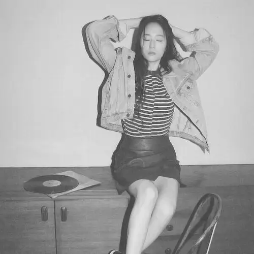 郑秀晶 头像 黑白