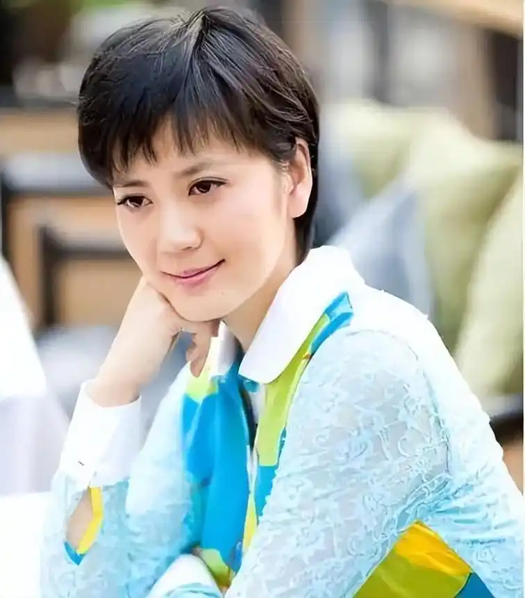 沈冰:曾经的"央视名嘴",嫁富商后锒铛入狱,如今她后悔过吗?