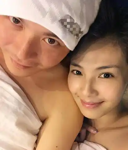 "国民贤妻"刘涛:为"烂泥老公"还债疲于奔命,装美遭全网群嘲_王珂_丈夫