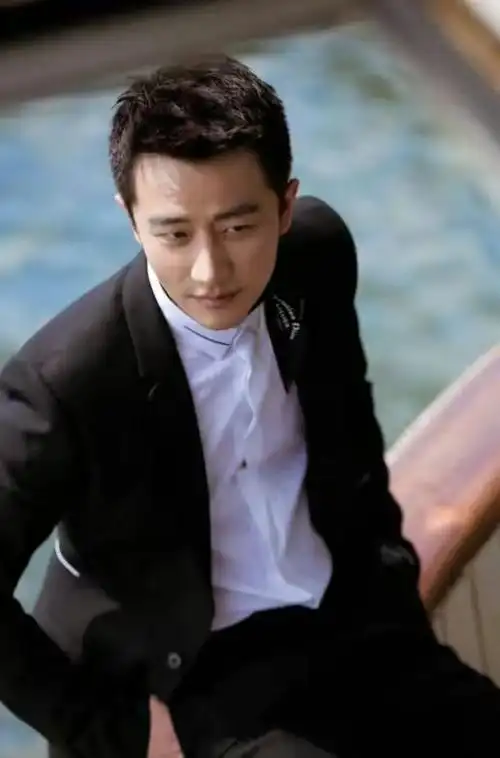 2007年黄轩得知父亲去世发信息确认却收到回复爸爸休息了