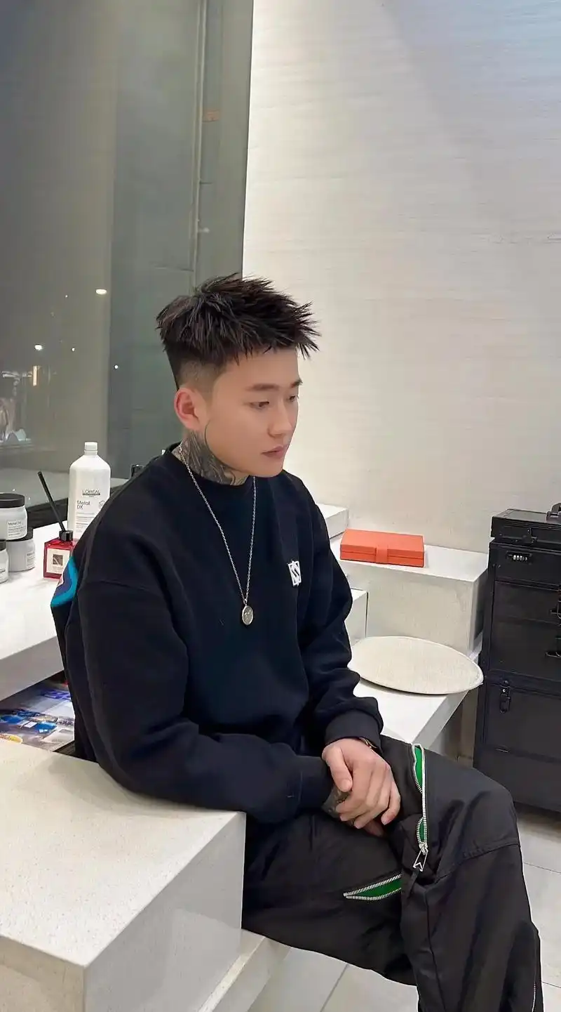 今日图片分享凌乱短发