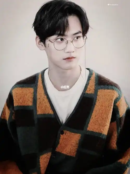 安利周柯宇之眼镜杀