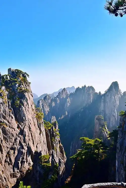 中国十大名山之一,以"四绝"闻名天下,惊艳震撼!