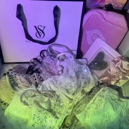 维多利亚的秘密内衣真是太好看噜