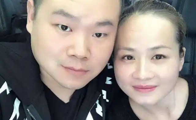 原创岳云鹏老婆生病晒推头照小岳岳两个字回应很有分量