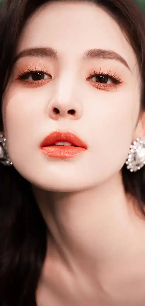 古力娜扎娇艳欲滴的女人图片 - 壁纸 - 我有趣