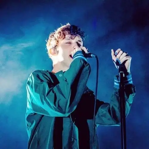 小甜饼 只要你喜欢戳爷 我们就是好朋友7815_男生头像_妮兔头像网