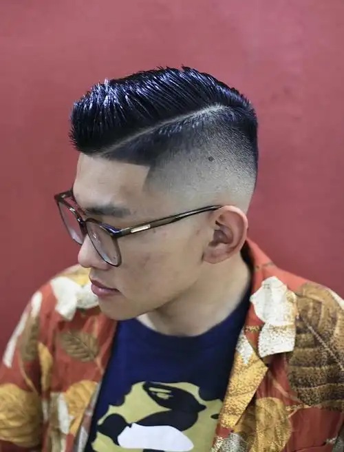 最硬的男生发型美式油头男士理发店