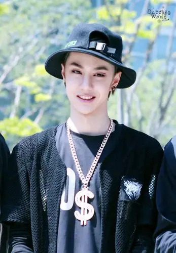 uniq王一博 笑得真好看啊啊啊啊