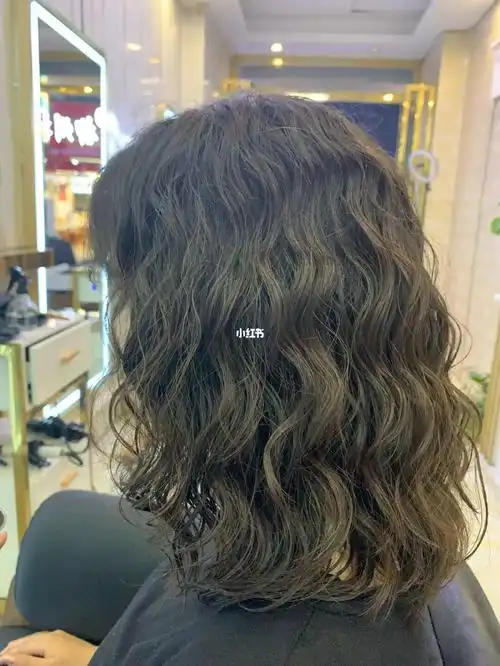 关注我,每天更新真实发型广州烫发 法式烫 水波纹 木马卷 慵懒复古