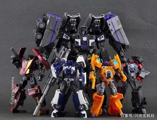 变形金刚动漫人物:狂派霸天虎飞虎队的三方造型