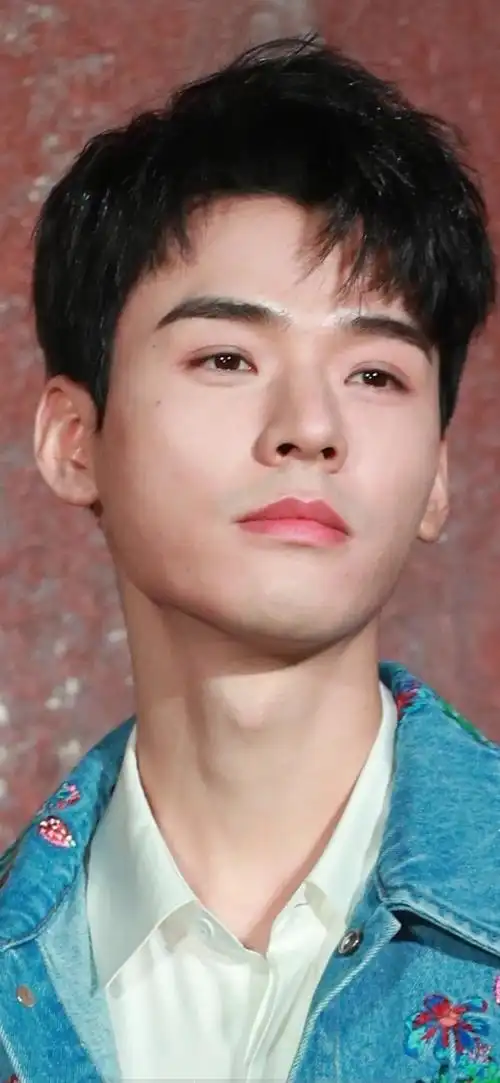 龚俊生图来啦是不是神颜我觉的挺帅的比精修图真实