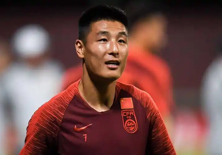 武磊海报中国足球西班牙人西甲中超明星球星宿舍寝室现代装饰画