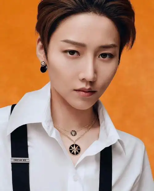 刘雨昕巴黎时装周