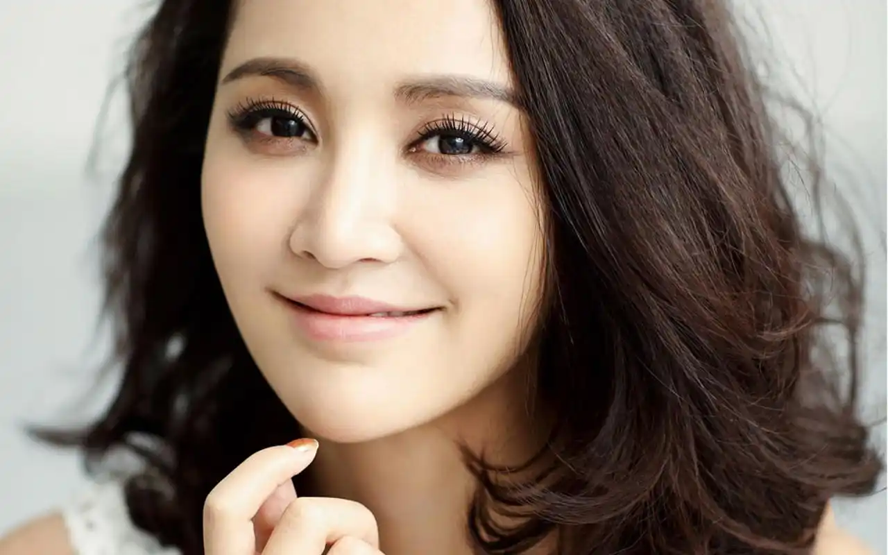 张歆艺美女写真1920*1200高清壁纸