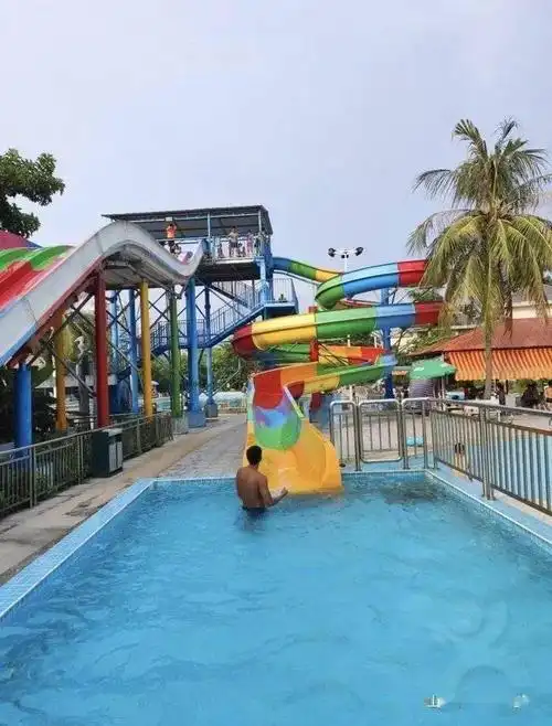 中山翠景水上乐园中山人都知道的水上乐园来啦翠景水上乐园彩虹滑道
