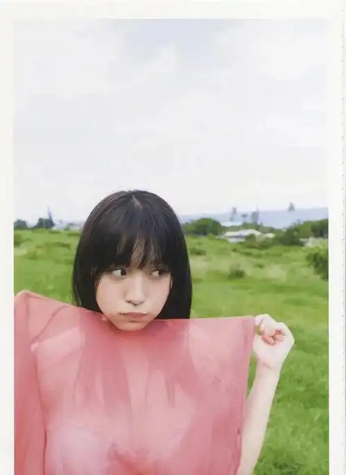 日本女星清纯写真第十二弹:浅川梨奈|发型|白皙|双马尾|唯美写真_网易