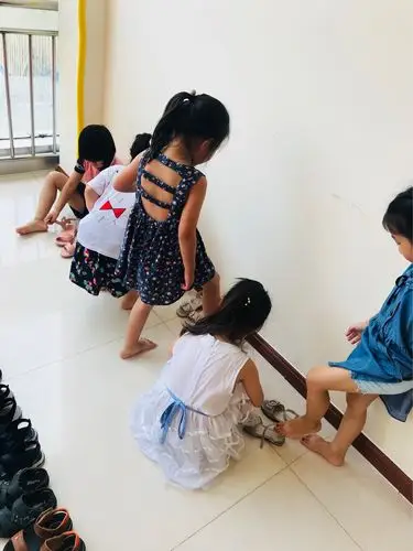 体育活动——《光脚旅行》