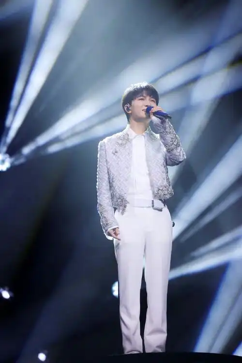 周深超话#周深微博年度男歌手#【周深丨2023年3月☆资讯盘点】春分