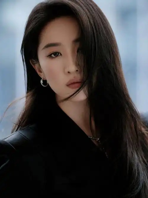 刘亦菲超a黑长直##刘亦菲西装小黑裙