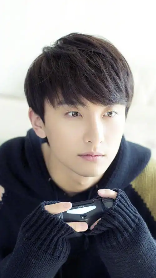 小鲜肉影视明星牛骏峰