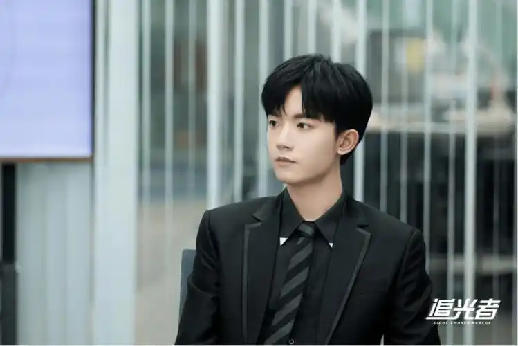 李明德《追光者》收官 追光少年终长成_周明明_救援_角色