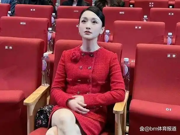 周迅又黑又瘦到底算不算美女看她和章子怡袁泉同框就知道