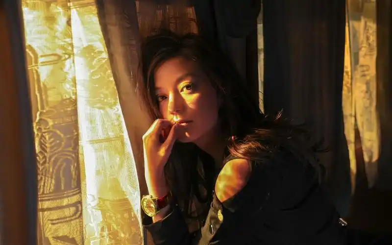 赵薇美腿迷人性感写真桌面壁纸