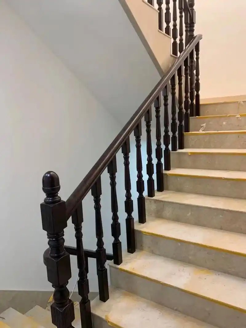 实木楼梯扶手 #各式各样的楼梯款式 #楼梯厂家 实木楼梯扶 - 兑音