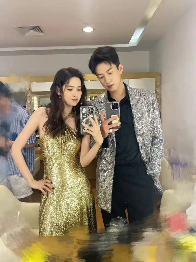 王玉雯王子奇电梯动图宿命感#偶像剧照进现实!