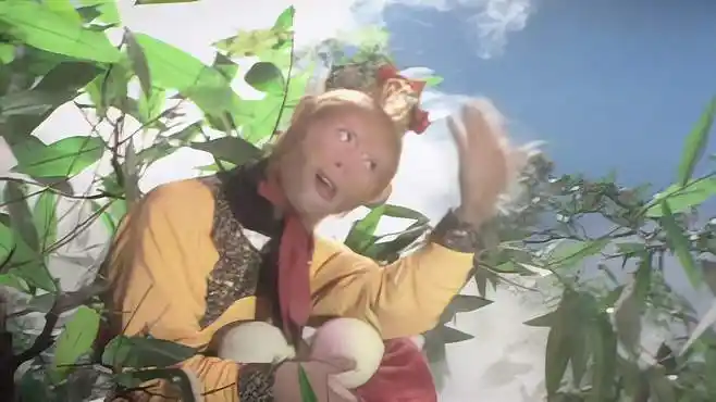 西游记:这段猴子吃蟠桃,据说只有第一个桃是真的,其他全是假的-影视综