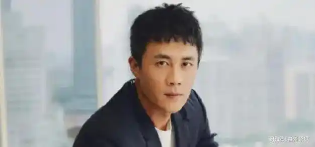 在期待与期盼中,杜淳终于在38岁这一黄金年龄迎来了他的婚姻盛典.