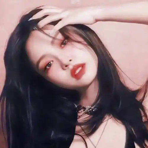 jennie的脾气臭可以说是出了名的,除了被爆料参与过校园霸凌外,甚至还