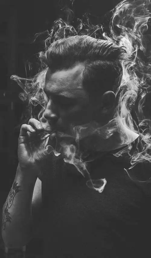 又霸气又高冷的背景图片(壁纸 霸气 超拽 黑色系)_环球信息网