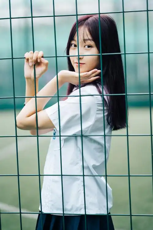 可爱的校服女生