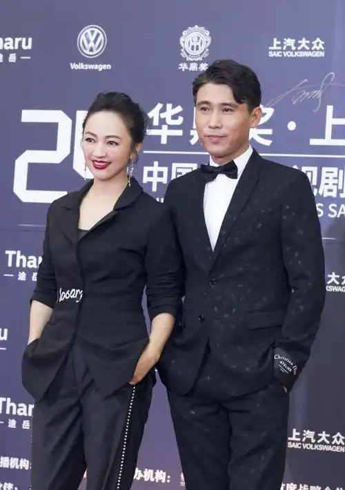 "豪门阔太"罗海琼,穿搭简约素面朝天,有钱有实力根本不怕衰老