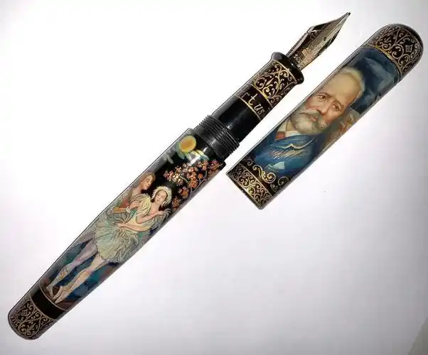 在钢笔上绘画这俄罗斯钢笔真让人大开眼界