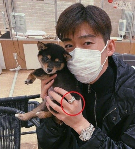 郑爽张翰复合有戏继同款手链同款文案后两人被扒多次戴情侣戒