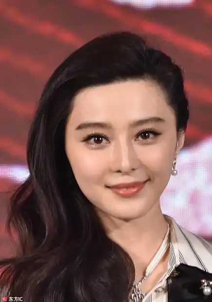 范冰冰成戛纳评委精致眼线气场全开